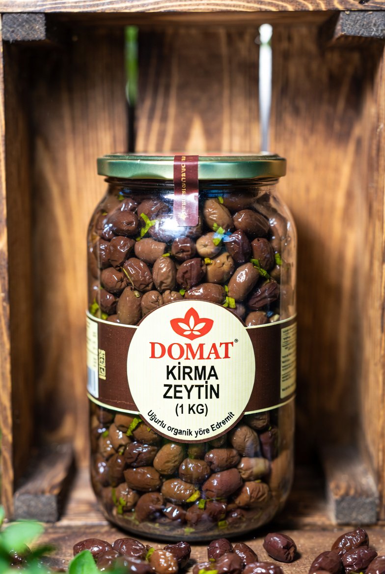 DOMAT KIRMA ZEYTİN (1 KG)